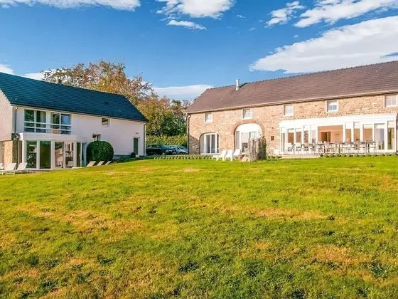 Luxurious Villa With Pool and Sauna, and Very Suitable for Culinary Workshops