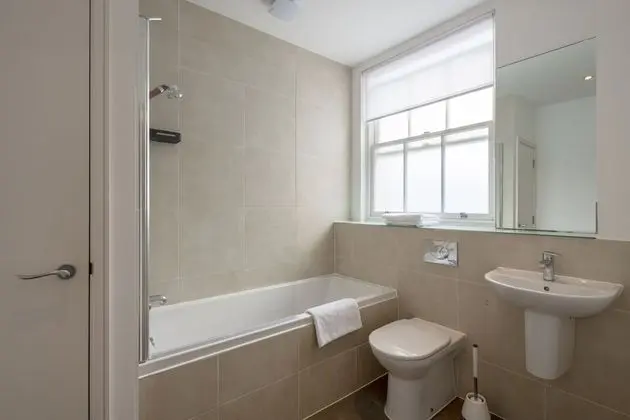 Luxurious Private One Bedroom Apartment - Banyo Tipleri