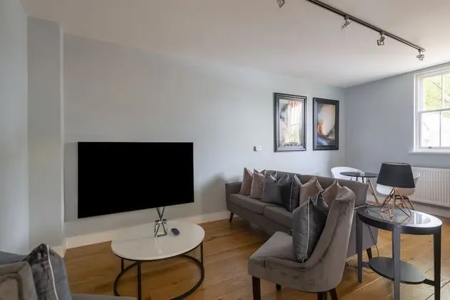 Luxurious Private One Bedroom Apartment - İç Mekan