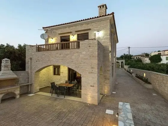 Luxurious Villa With Private Pool, Near a Couple of Restaurants & Sandy Beach - Dış Mekan