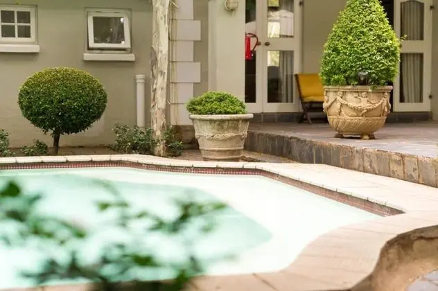 Luxurious Room With Breakfast in Lovely Guesthouse in Pretoria - Havuz