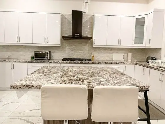 Luxurious Rooms in Pickering - Öne Çıkan Resim