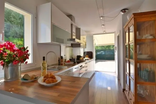 Luxurious Sea Front Villa in Mallorca - Mutfak