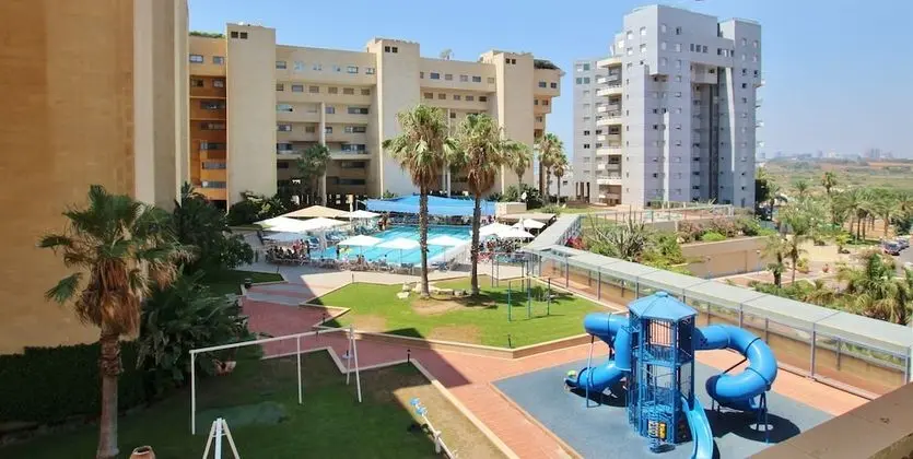 Luxurious Sea View 3BR Pool Spa and Gym