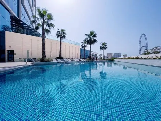 Luxurious Stay at the Address Beach Residences - Havuz