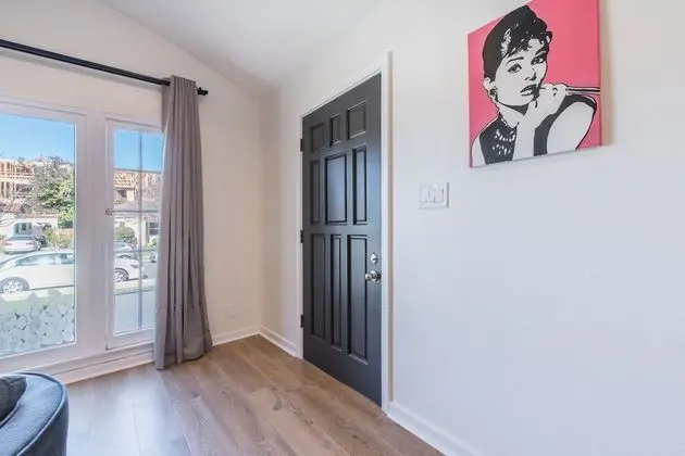 Luxurious Studio City Home - Lobi