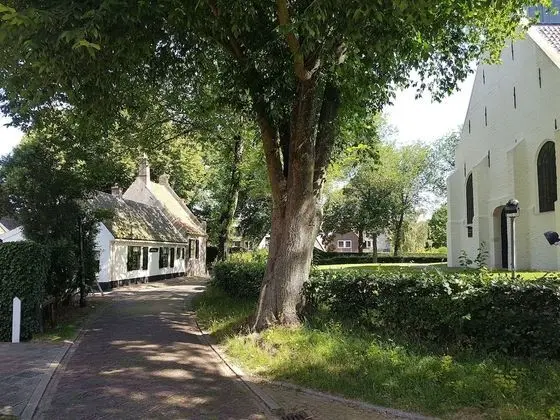 Luxuriously Restored Farmhouse With Trendy Interior Close to sea and Forest - Dış Mekan