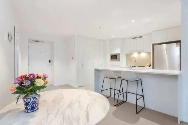Luxury 1 Bedroom Retreat in Brisbane City With Pool and gym - Yerinde Yemek