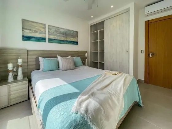 Luxury 2 bed Condo Just Steps From the Beach - Oda