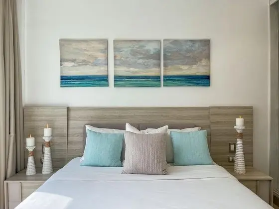 Luxury 2 bed Condo Just Steps From the Beach - Oda