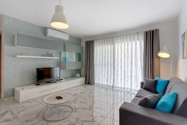 Luxury 2 Bedroom Apartment by the Sea - Öne Çıkan Resim