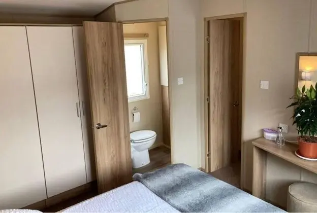 Luxury 2 Bedroom Holiday Home on Beachside Park - Oda