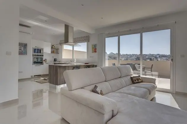 Luxury 2 Bedroom Penthouse in St Julians