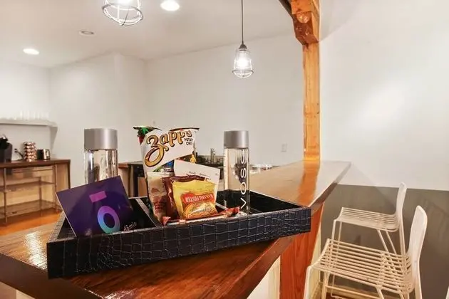 Luxury 2br/2ba Rooftop Apt in CBD by Domio - Oda Düzeni