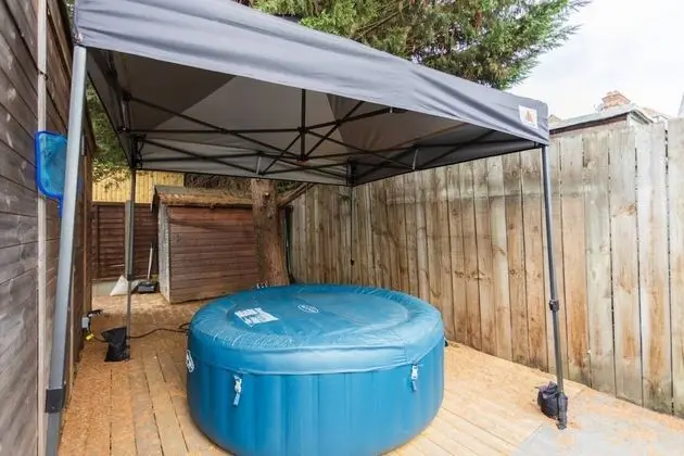 Luxury 3 Bedroom Apartment With hot tub and gym - Spa