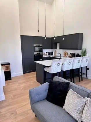 Luxury 3 Bedroom Modern Penthouse- Birmingham City - Mutfak