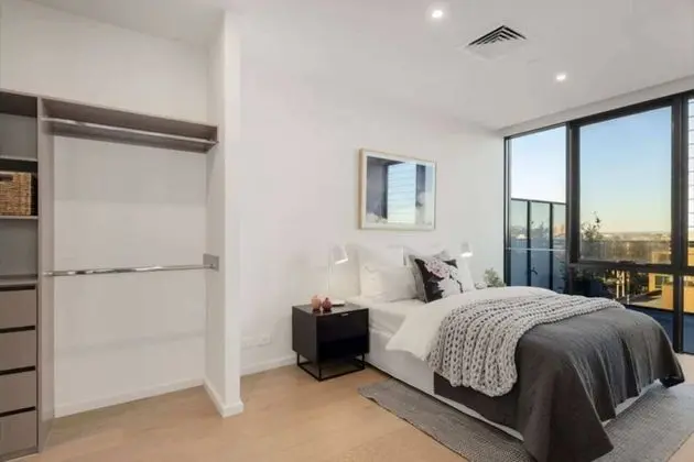 Luxury 3 Bedroom Penthouse With Bay and City View - Oda