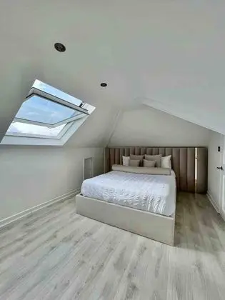 Luxury 3 Bedroom Penthouse w Massive Roof Terrace