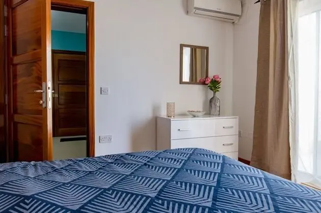 Luxury 3BR Apartment by the Sea, Prime Location - Oda
