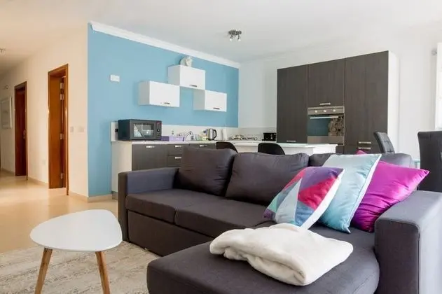 Luxury 3BR Apartment by the Sea, Prime Location - Öne Çıkan Resim
