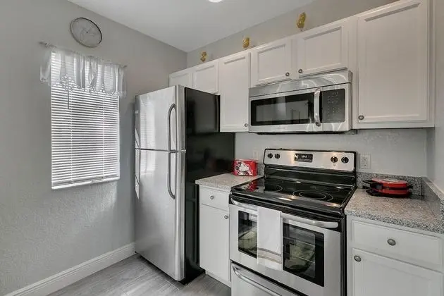 Luxury 4BR Townhome - Gated Resort - Mutfak