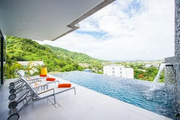 Luxury 5-Bedroom Villa With Games Room in Kata - Havuz