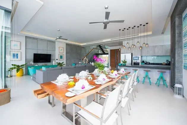 Luxury 5-Bedroom Villa With Games Room in Kata - İç Mekan