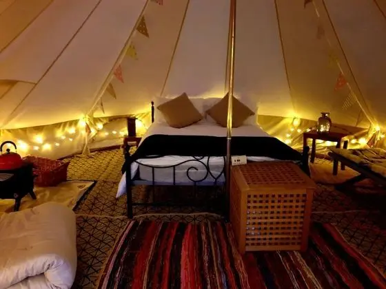 Luxury 5m Bell Tent With log Burner Near Whitby - Oda