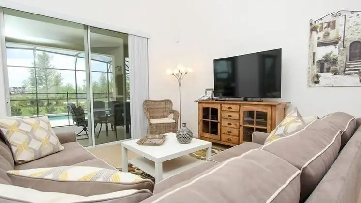 Luxury 6 Bedroom 5.5 Bathroom Vacation Home In Solterra Resort
