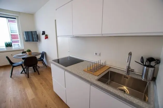 Luxury Apartment With Balcony - Mutfak