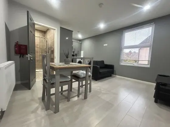 Luxury Apartment - Free Wi-fi & Parking NO Deposit - Yerinde Yemek