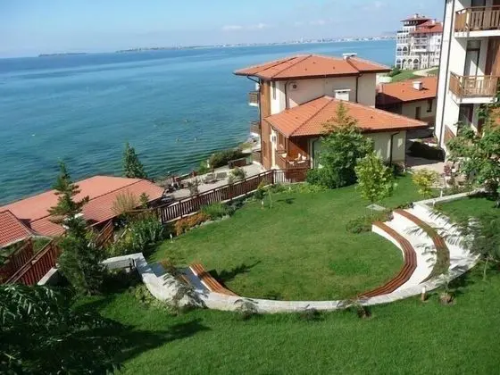 Luxury Apartment in Garden of Eden