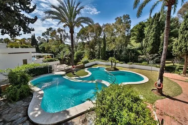 Luxury Apartment On The Golden Mile