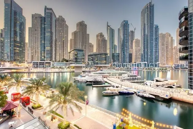 Luxury Apartment Overlooking the Water