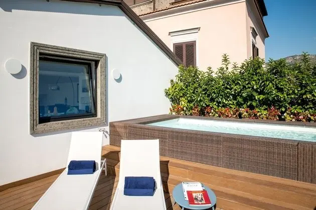 Luxury Apartment with Penthouse and Pool - Havuz