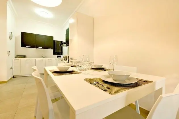 Luxury Apartment With Pool