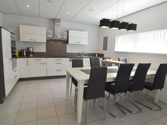 Luxury Apartment in Schin op Geul with Hot Tub & Sauna - Yerinde Yemek