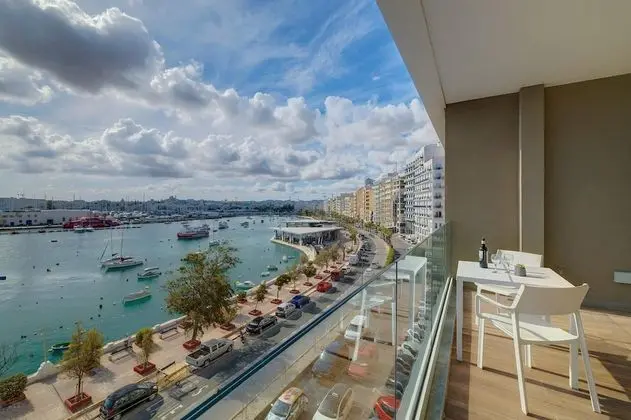 Luxury Apartment With Valletta and Harbour Views