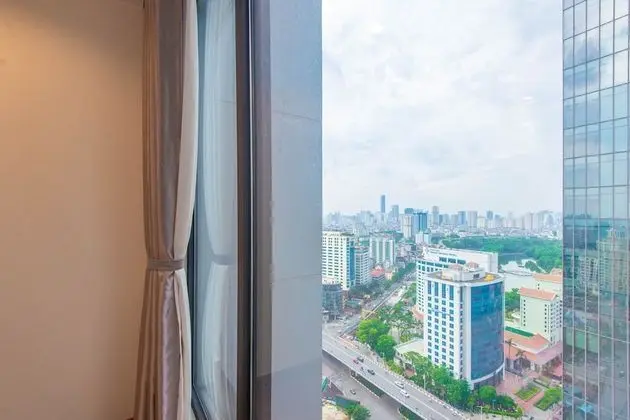Luxury Apartment at VinHomes Metropolis