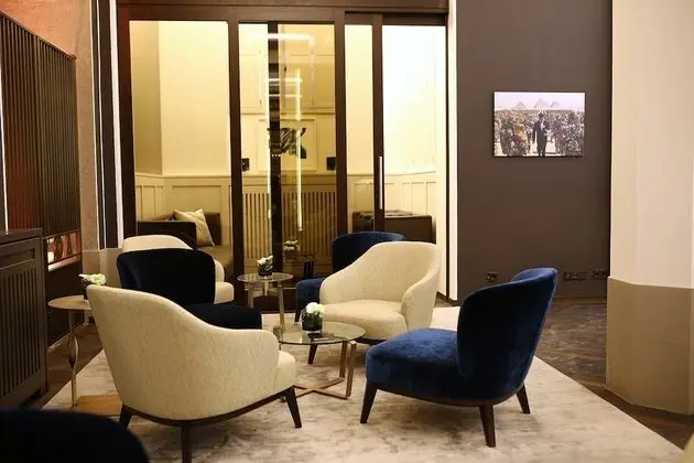 Luxury Apartments - Lobi