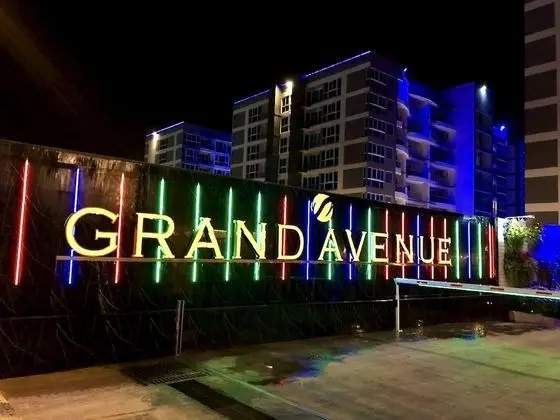 Luxury Apartments in Grand Avenue