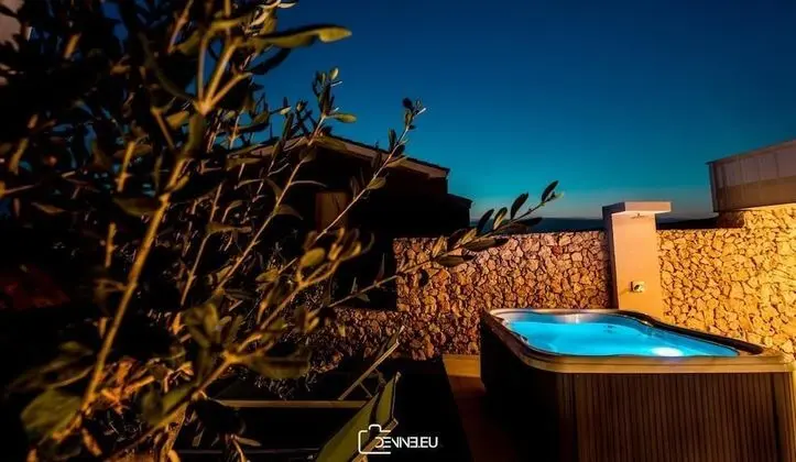 Luxury Apartments  Madomi