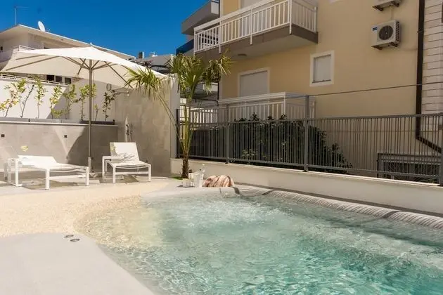 Luxury Apartments Royal M with Pool - Havuz