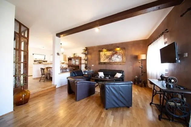 Luxury apt Near sea With Terraces and Balconies