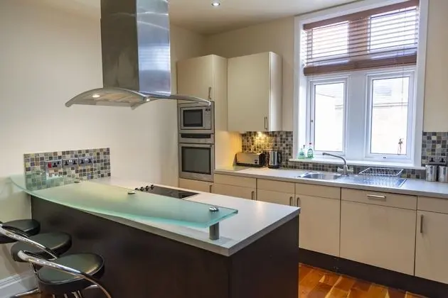 Luxury Apt No 1 - Two Bed Apartment - Mutfak