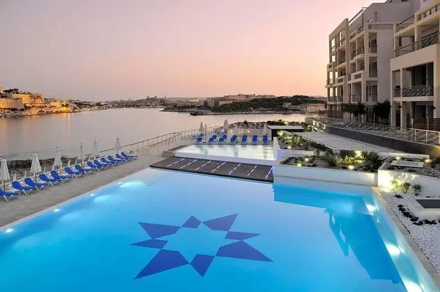 Luxury Apt Ocean Views in Tigne Point, With Pool