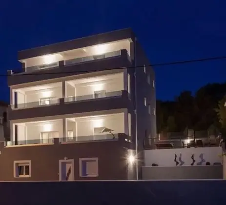 Luxury Villa ARIA Seafront for 21 people - Dış Mekan