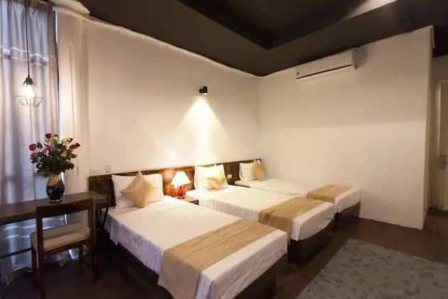 Luxury Backpackers