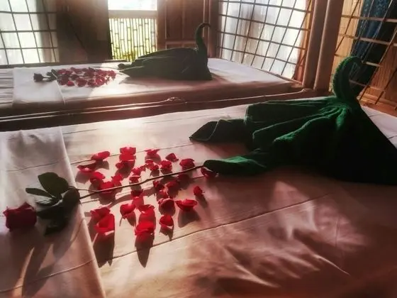 Luxury Bamboo Hostel - Spa