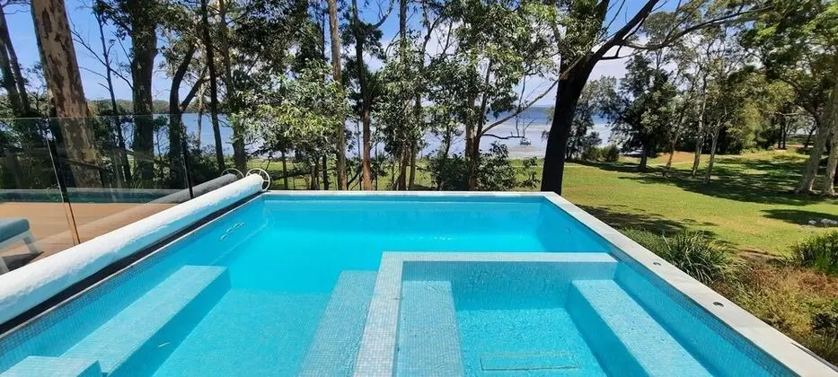 Luxury by the Basin - Havuz